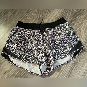 Lululemon Hotty Hot Short 4”